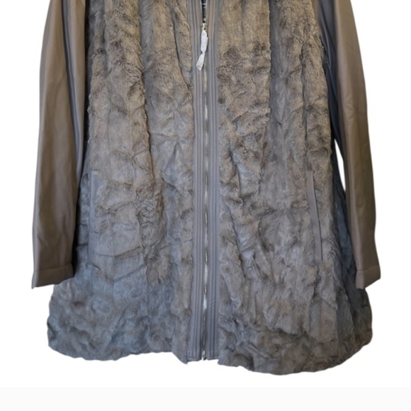 Women's DENNIS By Dennis Basso Faux Fur Leather Sterling Jacket Zip Sleeves Vest - Picture 1 of 9